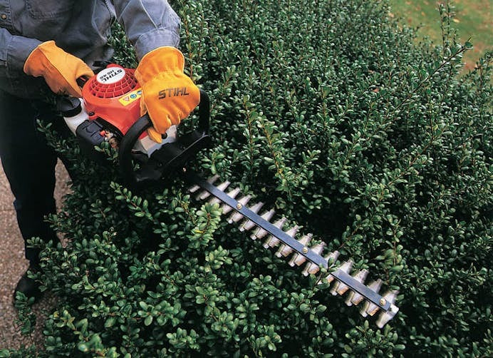 STIHL® HS 45 – 18in Gas Hedge Trimmer | 27.2cc STIHL® Engine