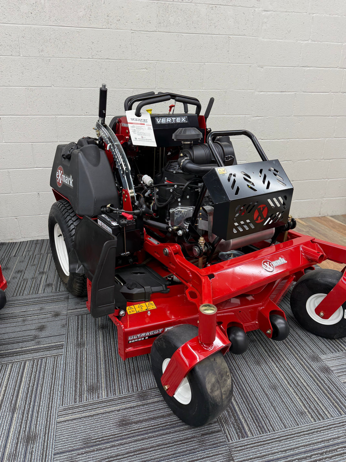 Exmark Vertex X-Series with 35 HP* Kawasaki FX1000V Engine and 52" UltraCut Series 6 Deck (VXX999GKA52600)