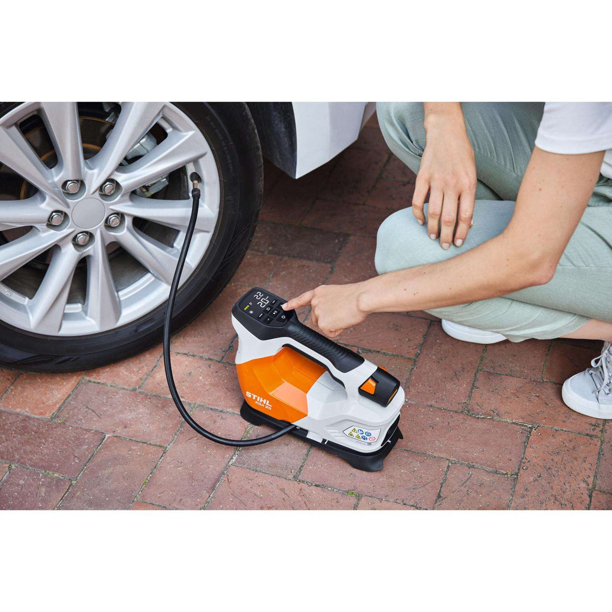 STIHL® KOA 20 SET Portable Compact Inflator Bare Tool