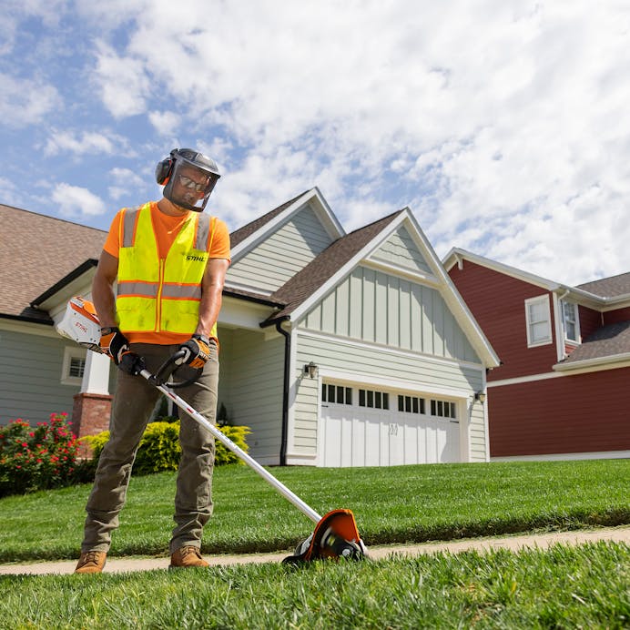 STIHL® FCA 140 Cordless lawn edger