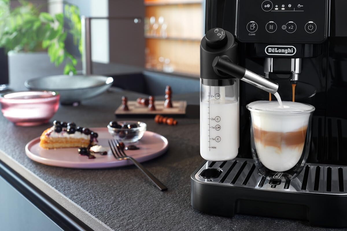 De'Longhi Magnifica Start Kaffeevollautomat, LatteCrema-Milchsystem, Espresso, Cappuccino, Soft-Touch, Schwarzd