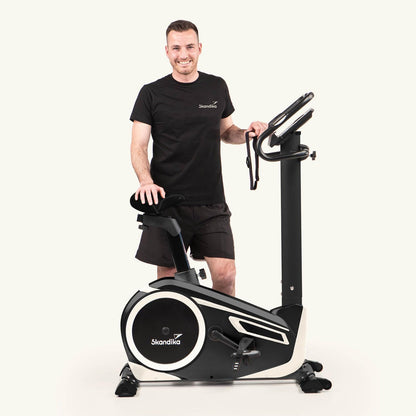 Skandika Morpheus: Ergometer mit App‑Steuerung, Pulsgurt und Tablethalterl