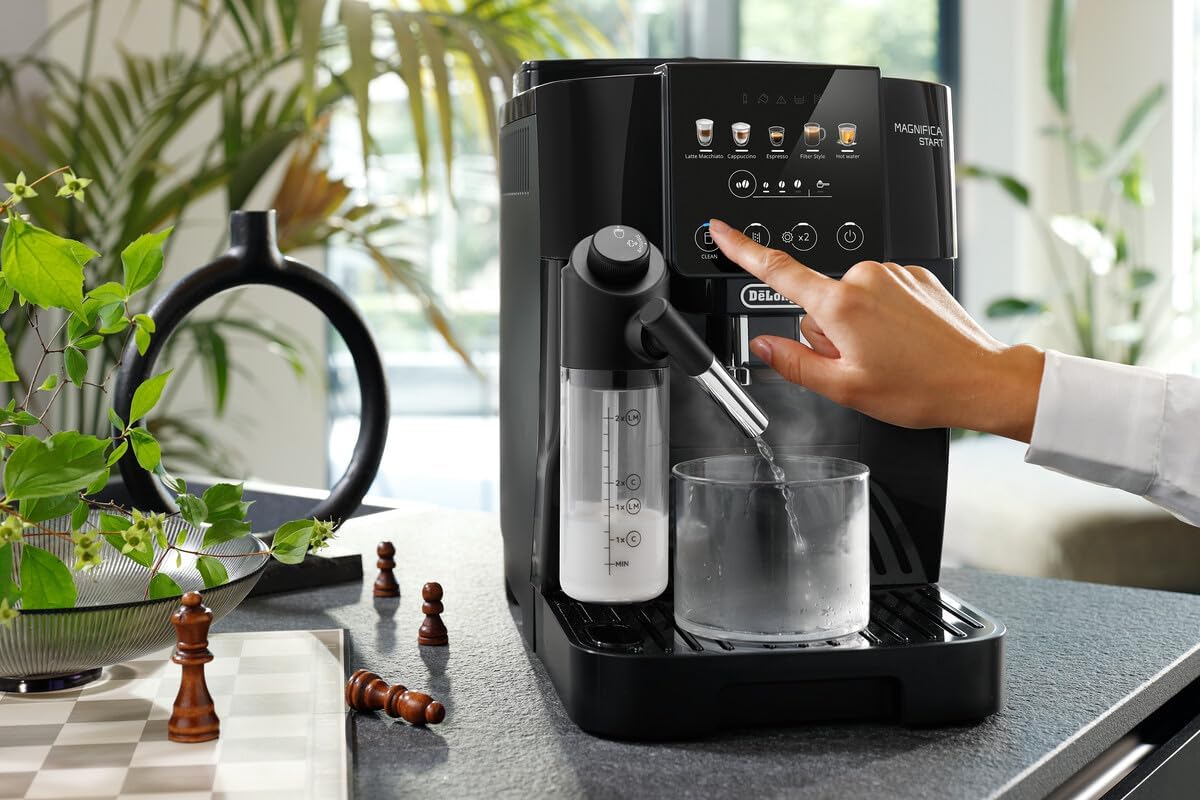 De'Longhi Magnifica Start Kaffeevollautomat, LatteCrema-Milchsystem, Espresso, Cappuccino, Soft-Touch, Schwarzd