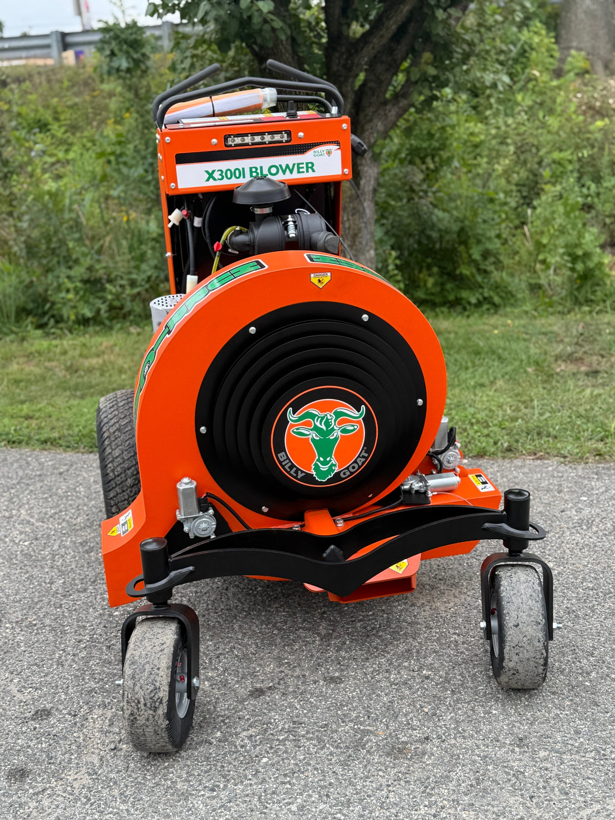 Billy Goat Hurricane  X3001 Zero Turn Stand-On Leaf Blower