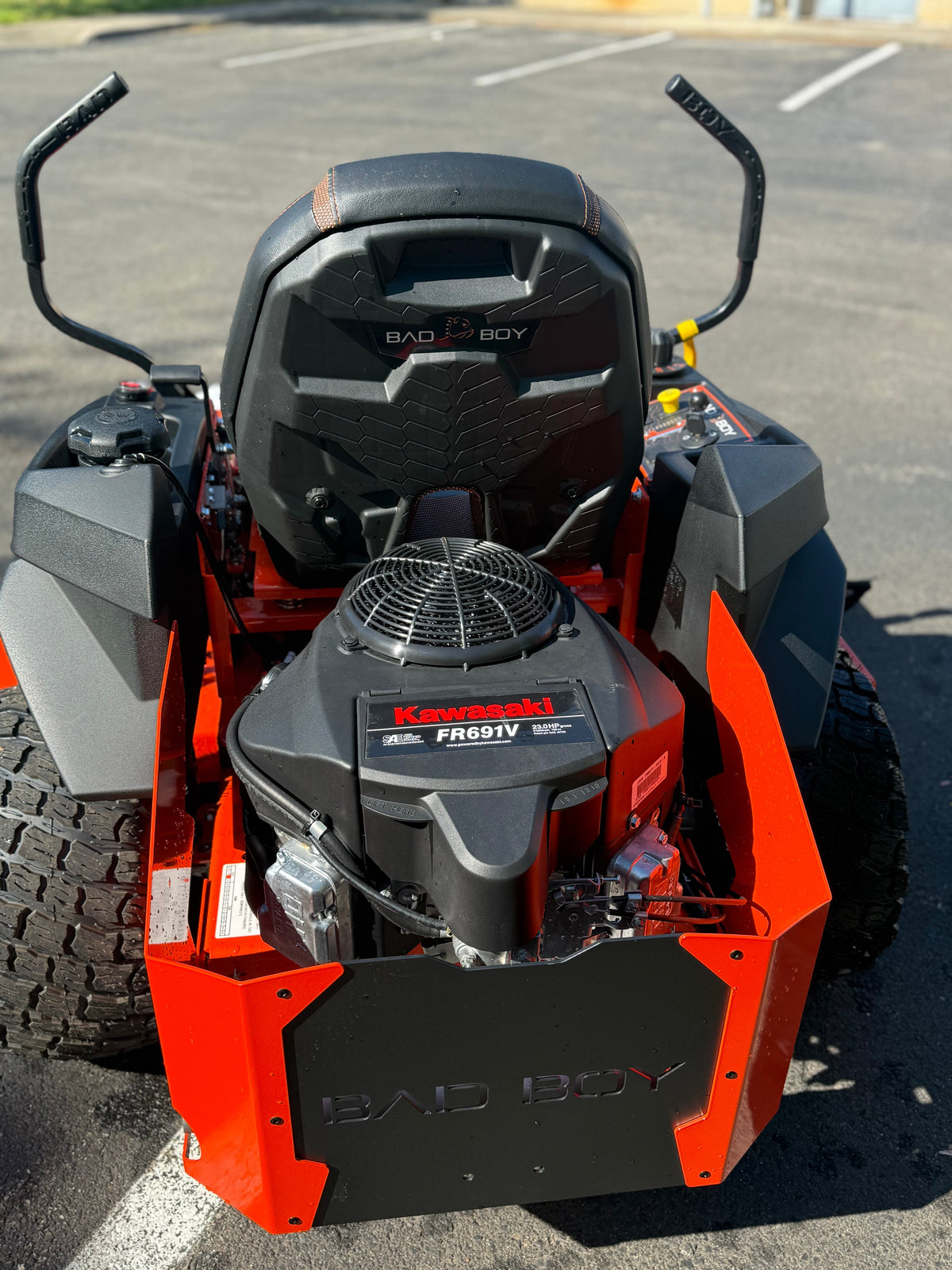 Bad Boy ZT Avenger Kawasaki 60" - 726cc, 23hp Air-Cooled FR691V