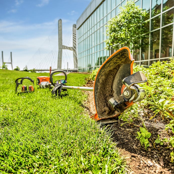 STIHL® FB 131 BED REDEFINER